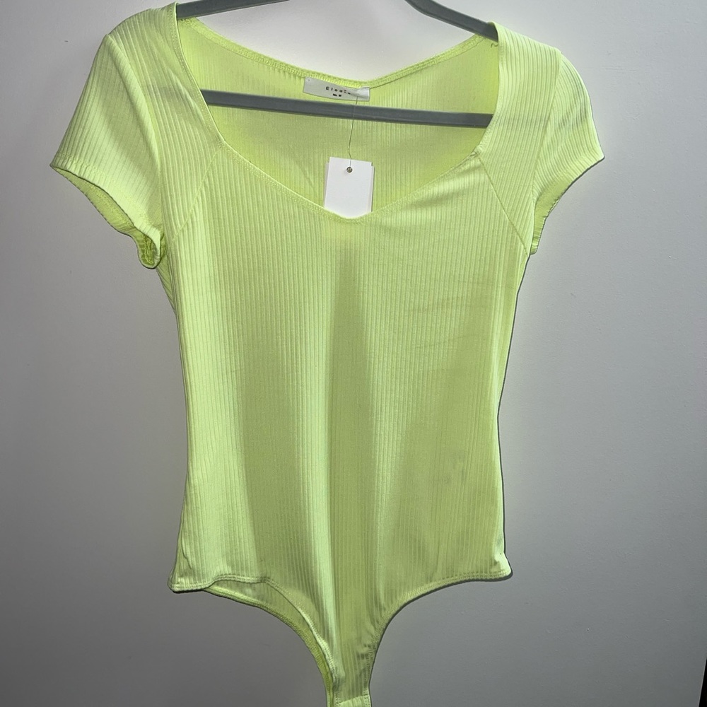 NWT Bodysuit Short Sleeve Ribbed Knit V Neck Neon Green/Yellow Size Medium - Picture 3 of 9